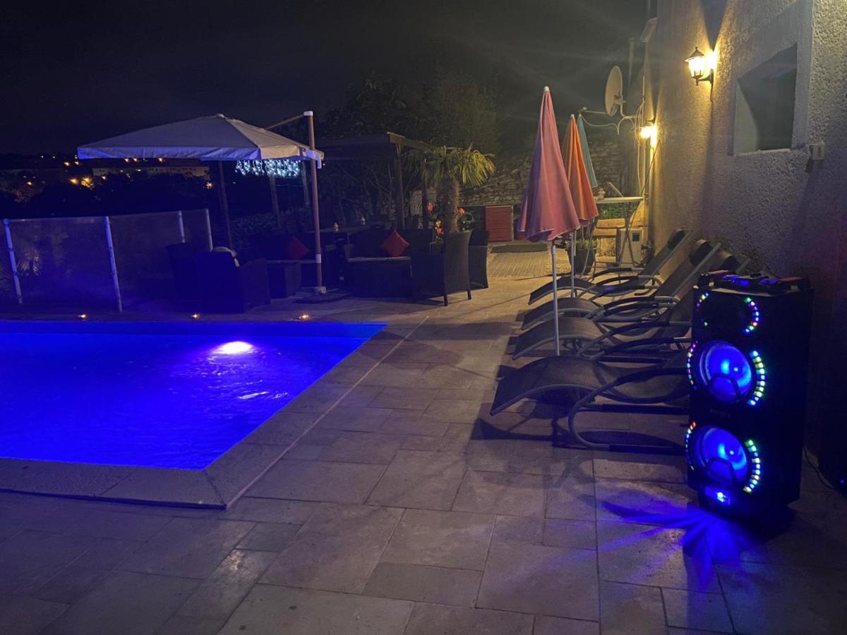 Magnifique Villa Avec Piscine Beaujolais Gleizé Kültér fotó